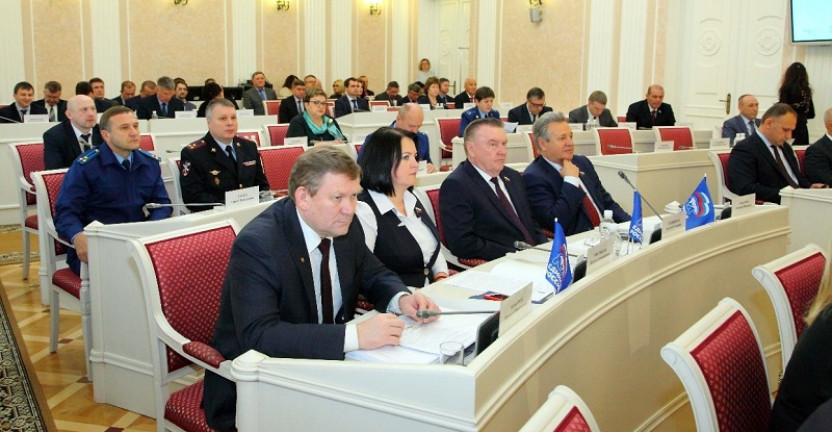 19 ноября 2019 года руководитель Пензастатата М.А. Уханов принял участие в 25-ой сессии Законодательного Собрания Пензенской области.