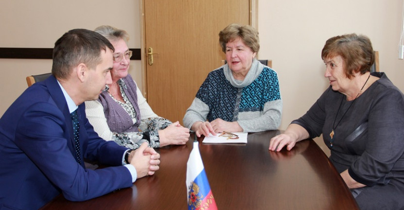 Руководитель Пензастата М.А. Уханов встретился с ветеранами статистики
